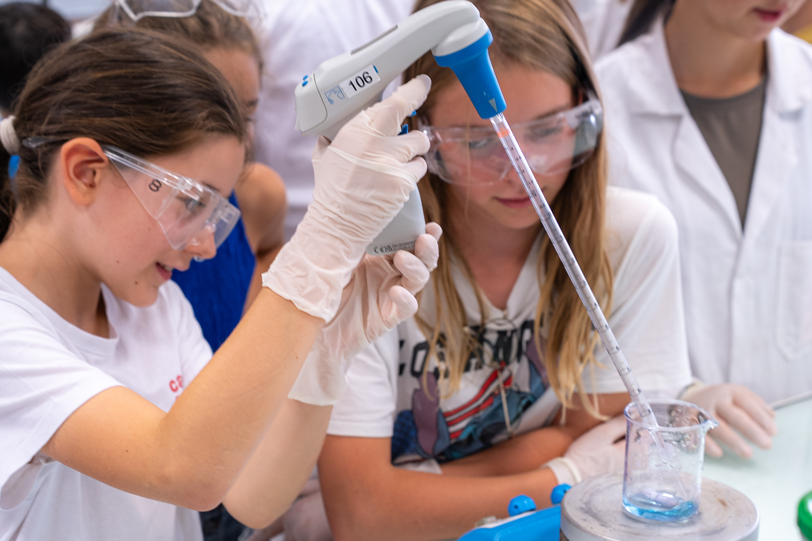 Immersion dans un laboratoire à Aurillac